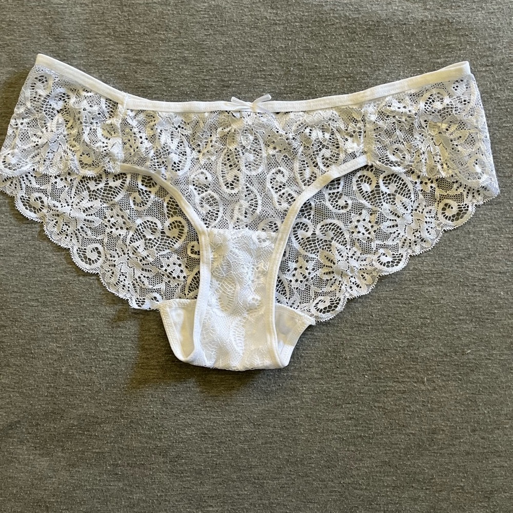 Women’s NWOT thong underwear